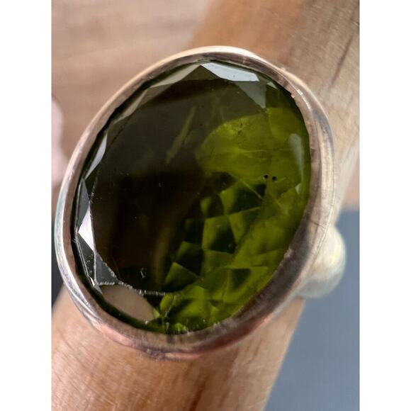 NEW size 7.5 peridot oval cut gemstone sterling silver ring 5.96 grams - Picture 10 of 16